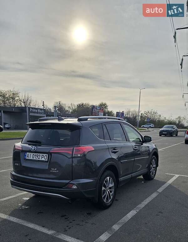 Внедорожник / Кроссовер Toyota RAV4 2018 в Ирпене