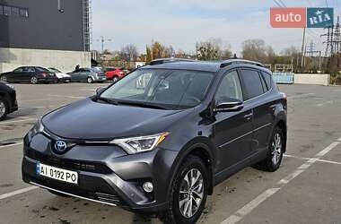 Внедорожник / Кроссовер Toyota RAV4 2018 в Ирпене