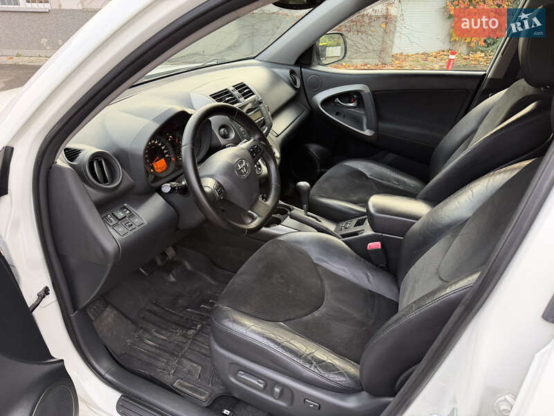 Внедорожник / Кроссовер Toyota RAV4 2011 в Одессе
