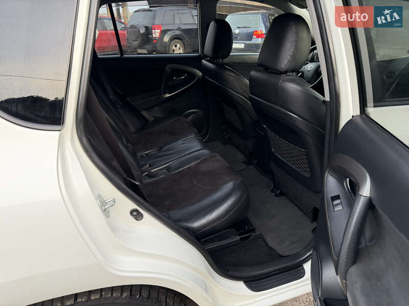 Внедорожник / Кроссовер Toyota RAV4 2011 в Одессе