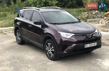 Внедорожник / Кроссовер Toyota RAV4 2016 в Старом Самборе