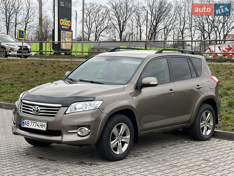 Позашляховик / Кросовер Toyota RAV4 2010 в Вінниці