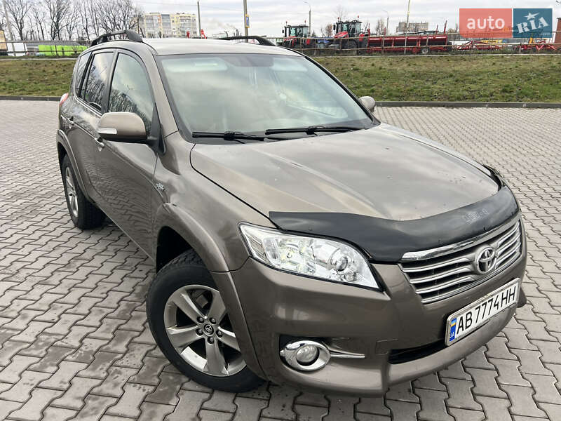 Позашляховик / Кросовер Toyota RAV4 2010 в Вінниці