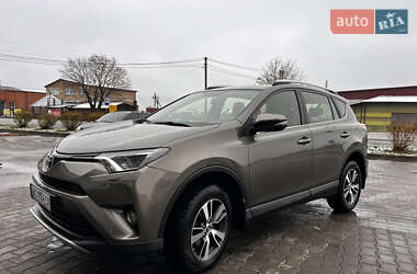 Позашляховик / Кросовер Toyota RAV4 2017 в Луцьку