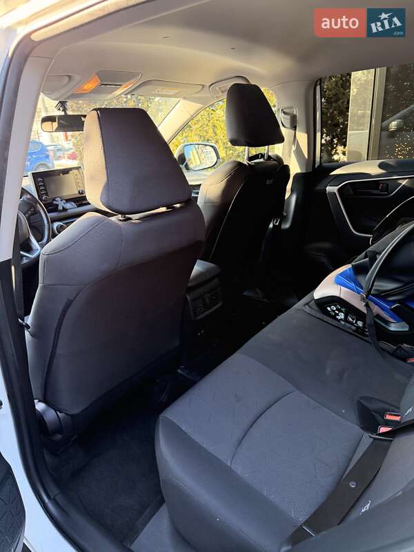 Внедорожник / Кроссовер Toyota RAV4 2019 в Львове