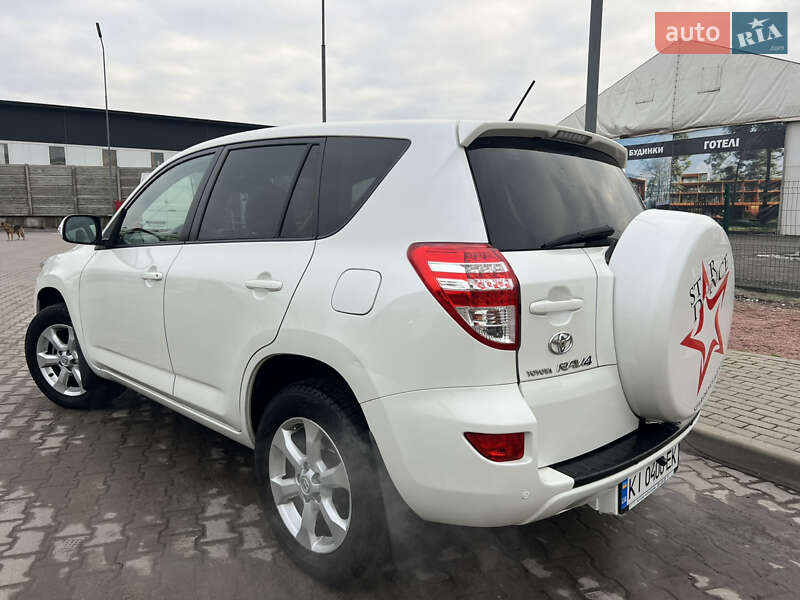 Позашляховик / Кросовер Toyota RAV4 2011 в Софіївській Борщагівці