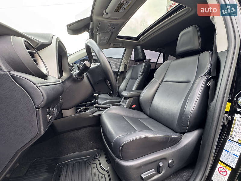 Внедорожник / Кроссовер Toyota RAV4 2016 в Киеве