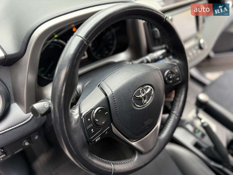 Внедорожник / Кроссовер Toyota RAV4 2018 в Киеве