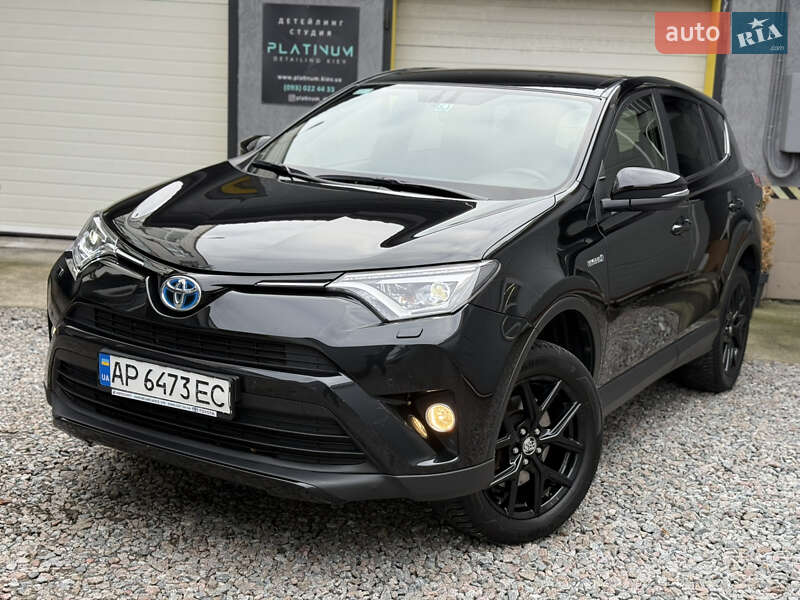 Внедорожник / Кроссовер Toyota RAV4 2018 в Киеве