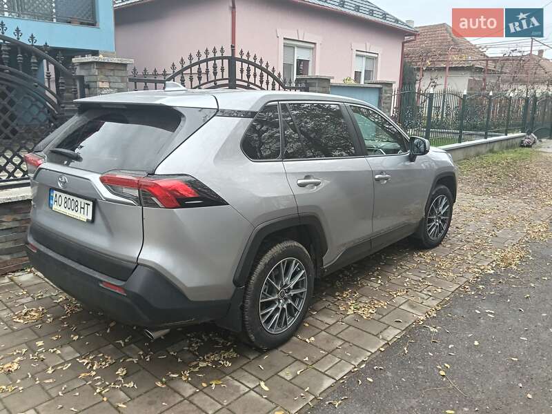 Внедорожник / Кроссовер Toyota RAV4 2020 в Ужгороде фото 3 Внедорожник / Кроссовер Toyota RAV4 2020 в Ужгороде