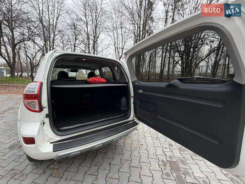 Внедорожник / Кроссовер Toyota RAV4 2011 в Тернополе