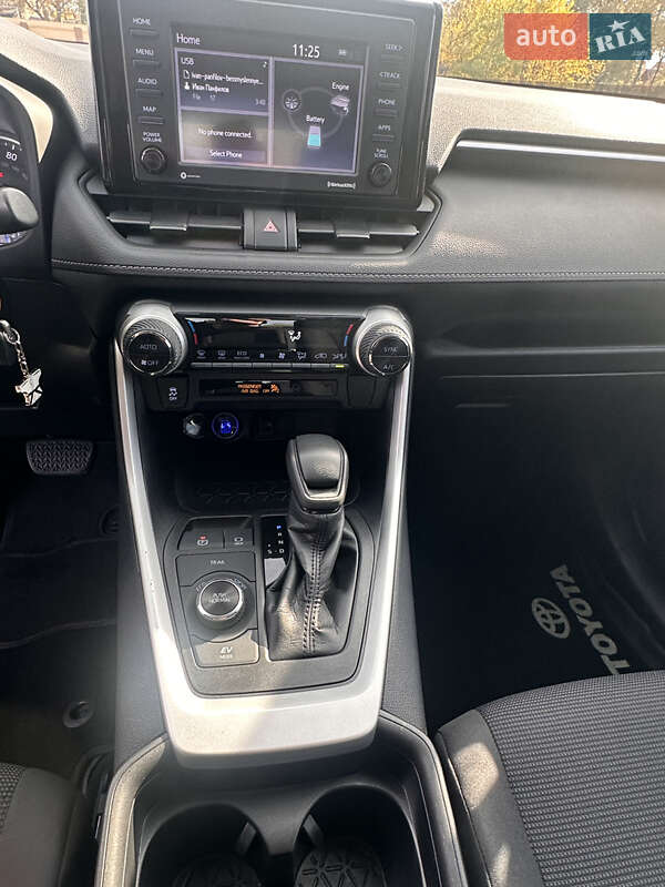 Внедорожник / Кроссовер Toyota RAV4 2021 в Одессе