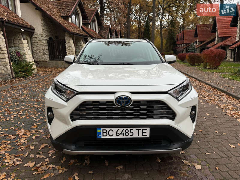 Позашляховик / Кросовер Toyota RAV4 2020 в Львові