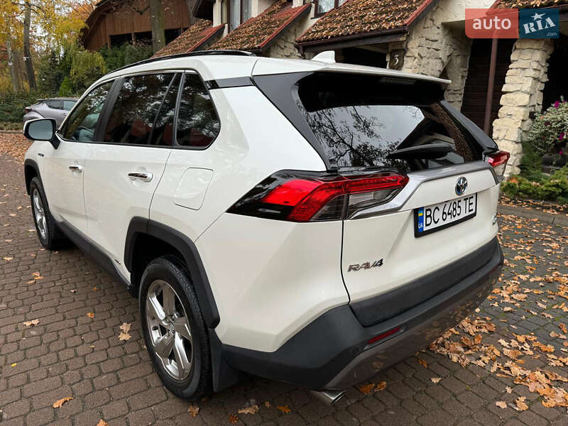 Позашляховик / Кросовер Toyota RAV4 2020 в Львові