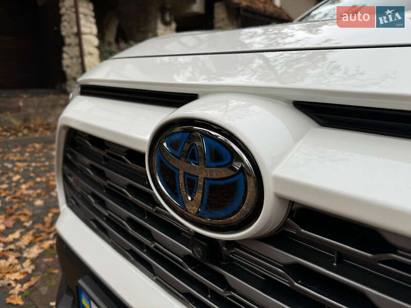 Позашляховик / Кросовер Toyota RAV4 2020 в Львові