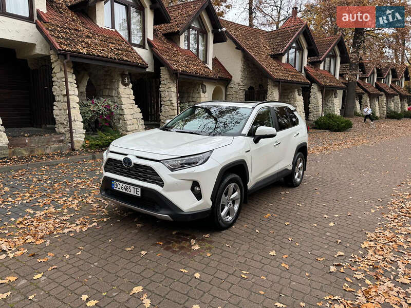 Позашляховик / Кросовер Toyota RAV4 2020 в Львові