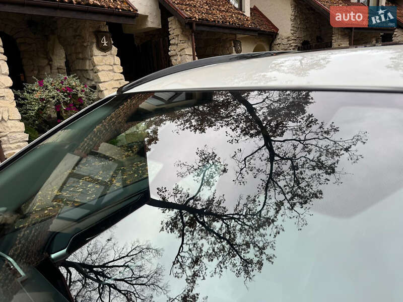 Позашляховик / Кросовер Toyota RAV4 2020 в Львові