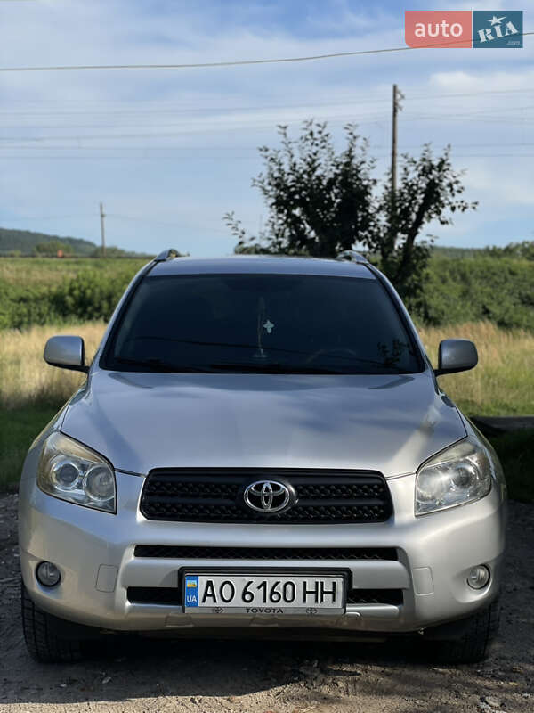 Внедорожник / Кроссовер Toyota RAV4 2007 в Мукачево