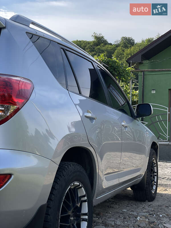 Внедорожник / Кроссовер Toyota RAV4 2007 в Мукачево