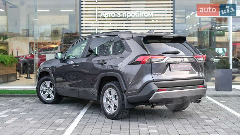Внедорожник / Кроссовер Toyota RAV4 2021 в Львове