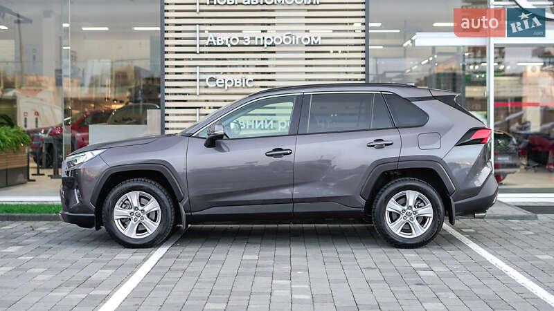 Внедорожник / Кроссовер Toyota RAV4 2021 в Львове