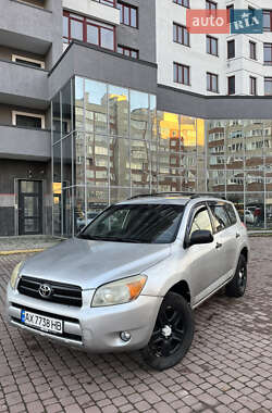 Внедорожник / Кроссовер Toyota RAV4 2006 в Ивано-Франковске