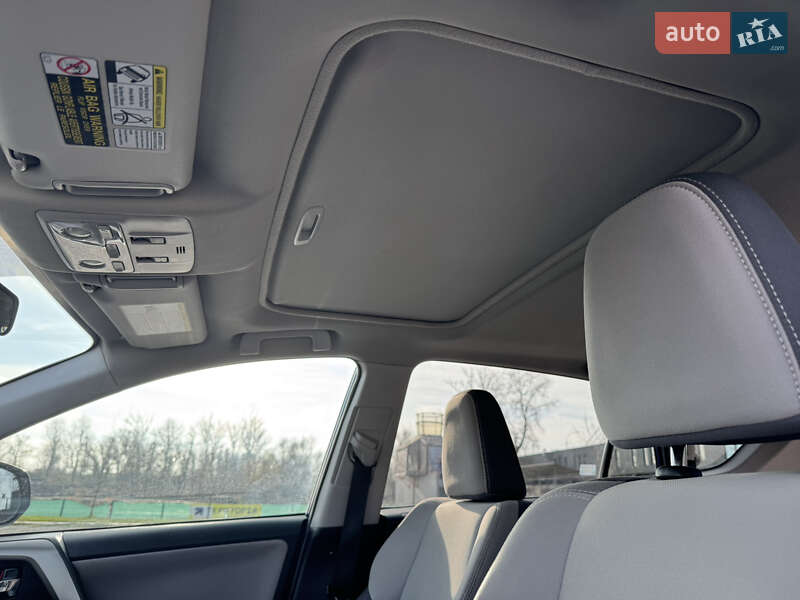 Внедорожник / Кроссовер Toyota RAV4 2015 в Киеве