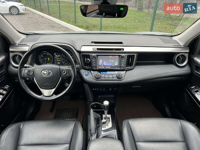 Позашляховик / Кросовер Toyota RAV4 2016 в Києві