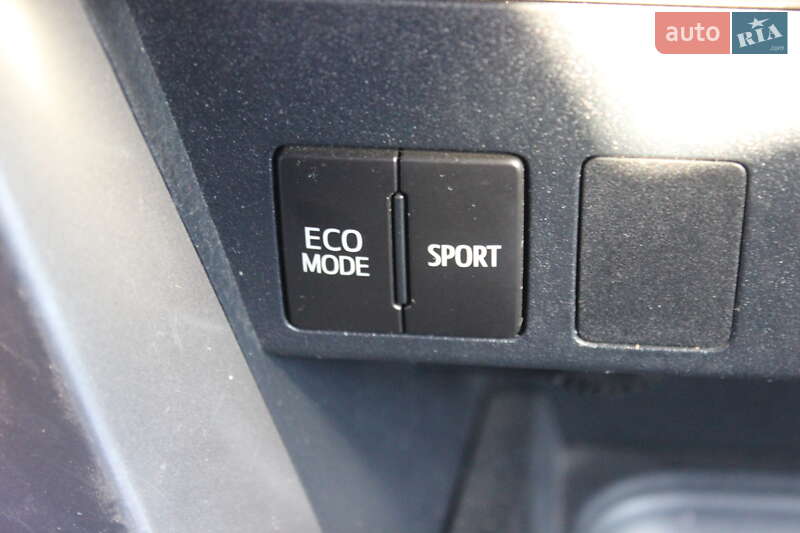 Внедорожник / Кроссовер Toyota RAV4 2016 в Днепре фото 26 Внедорожник / Кроссовер Toyota RAV4 2016 в Днепре