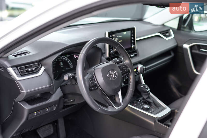 Внедорожник / Кроссовер Toyota RAV4 2021 в Львове