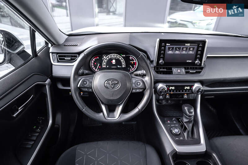 Внедорожник / Кроссовер Toyota RAV4 2021 в Львове