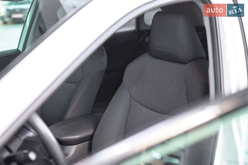 Внедорожник / Кроссовер Toyota RAV4 2021 в Львове