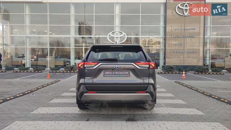 Внедорожник / Кроссовер Toyota RAV4 2020 в Киеве