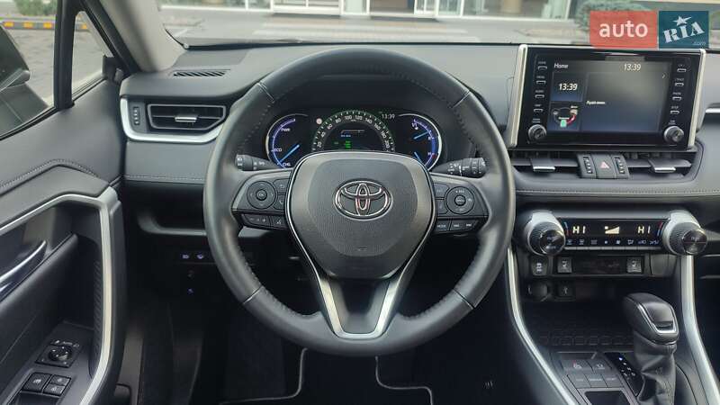 Внедорожник / Кроссовер Toyota RAV4 2020 в Киеве