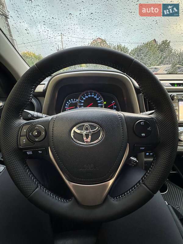 Внедорожник / Кроссовер Toyota RAV4 2013 в Киеве