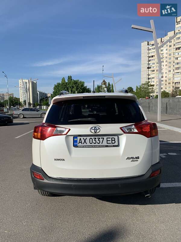 Внедорожник / Кроссовер Toyota RAV4 2013 в Киеве
