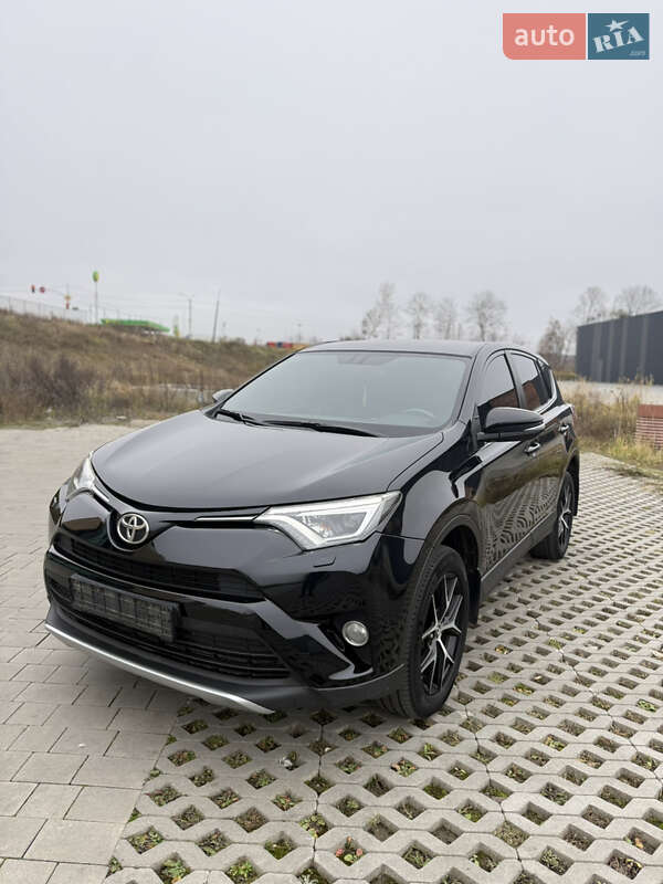 Позашляховик / Кросовер Toyota RAV4 2016 в Хмельницькому