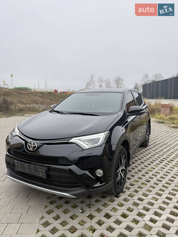 Позашляховик / Кросовер Toyota RAV4 2016 в Хмельницькому