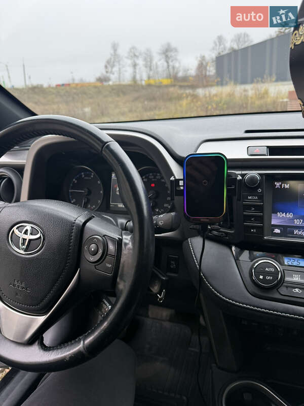 Позашляховик / Кросовер Toyota RAV4 2016 в Хмельницькому