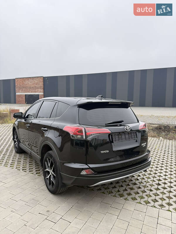 Позашляховик / Кросовер Toyota RAV4 2016 в Хмельницькому