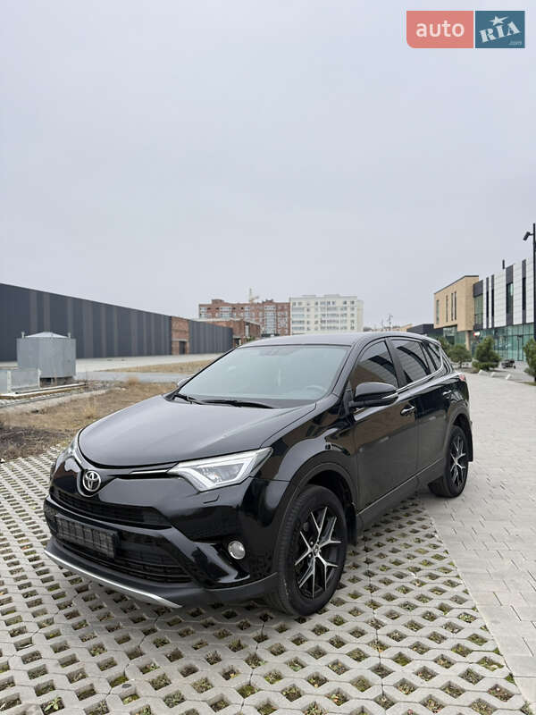 Позашляховик / Кросовер Toyota RAV4 2016 в Хмельницькому