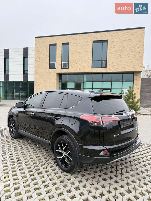 Позашляховик / Кросовер Toyota RAV4 2016 в Хмельницькому