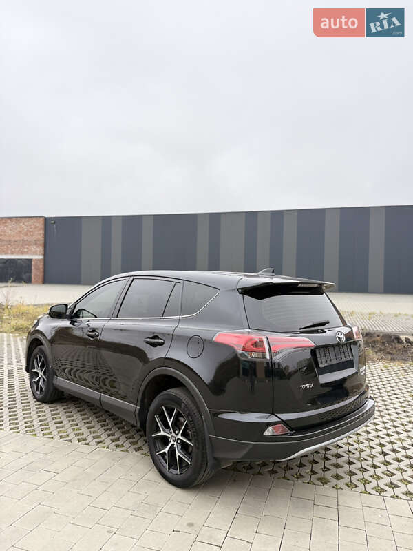 Позашляховик / Кросовер Toyota RAV4 2016 в Хмельницькому