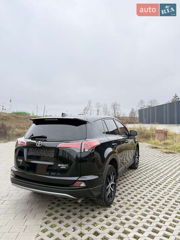 Позашляховик / Кросовер Toyota RAV4 2016 в Хмельницькому
