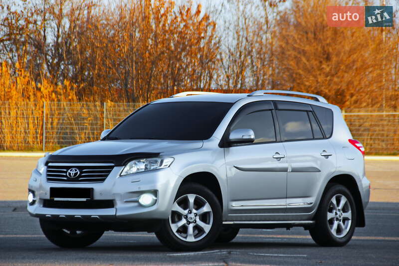 Внедорожник / Кроссовер Toyota RAV4 2011 в Днепре