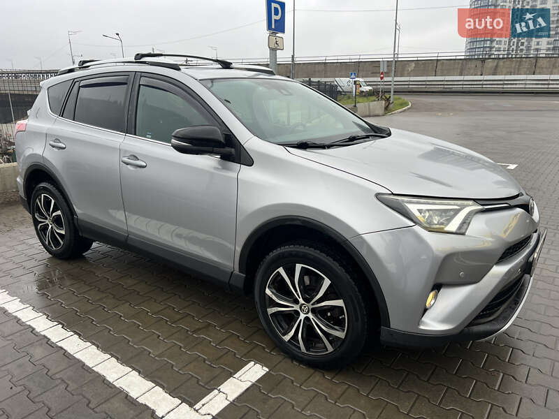 Позашляховик / Кросовер Toyota RAV4 2016 в Києві фото 3 Позашляховик / Кросовер Toyota RAV4 2016 в Києві