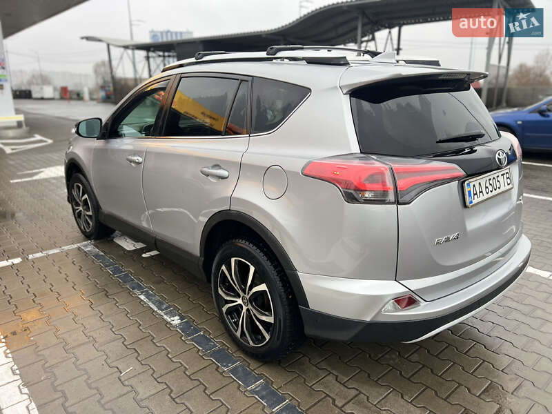 Позашляховик / Кросовер Toyota RAV4 2016 в Києві фото 5 Позашляховик / Кросовер Toyota RAV4 2016 в Києві
