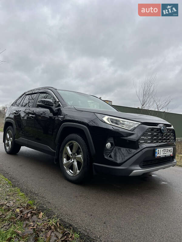 Внедорожник / Кроссовер Toyota RAV4 2020 в Буче