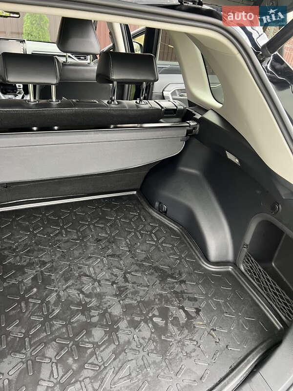Внедорожник / Кроссовер Toyota RAV4 2020 в Буче