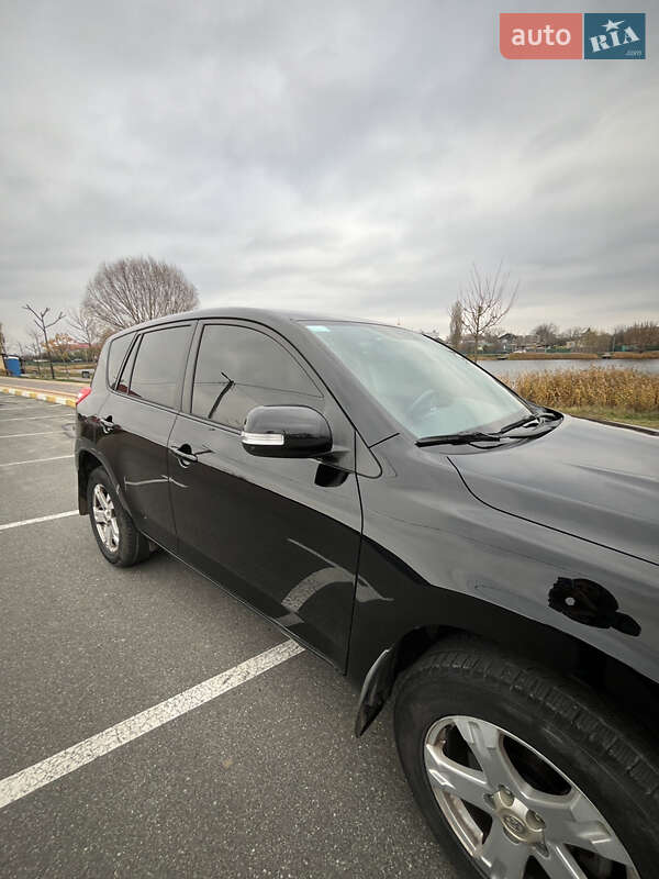 Внедорожник / Кроссовер Toyota RAV4 2012 в Ирпене